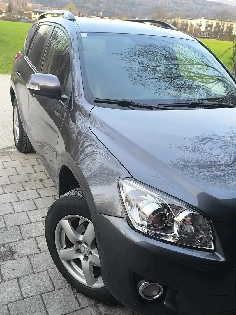 Toyota RAV 4 Basis Grau - 2