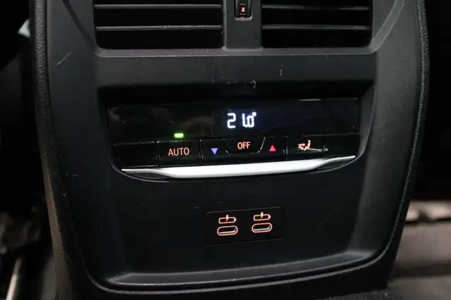 BMW 3 Series view 11