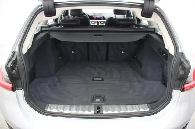 BMW 3 Series view 13