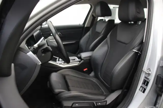 BMW 3 Series view 9