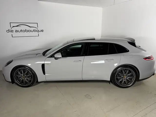 Porsche Panamera 4 E-Hybrid Sport Turismo // APPROVED // Kreide // Ansicht 6