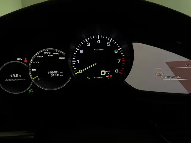 Porsche Panamera 4 E-Hybrid Sport Turismo // APPROVED // Kreide // Ansicht 35