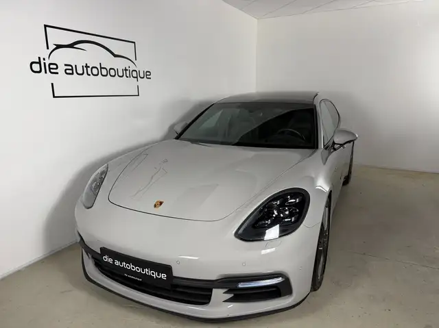 Porsche Panamera 4 E-Hybrid Sport Turismo // APPROVED // Kreide // Ansicht 3