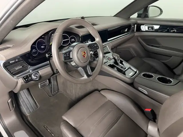 Porsche Panamera 4 E-Hybrid Sport Turismo // APPROVED // Kreide // Ansicht 19