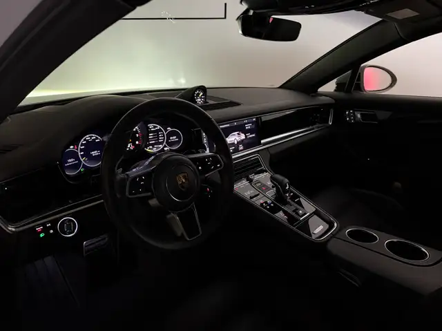 Porsche Panamera 4 E-Hybrid Sport Turismo // APPROVED // Kreide // Ansicht 32