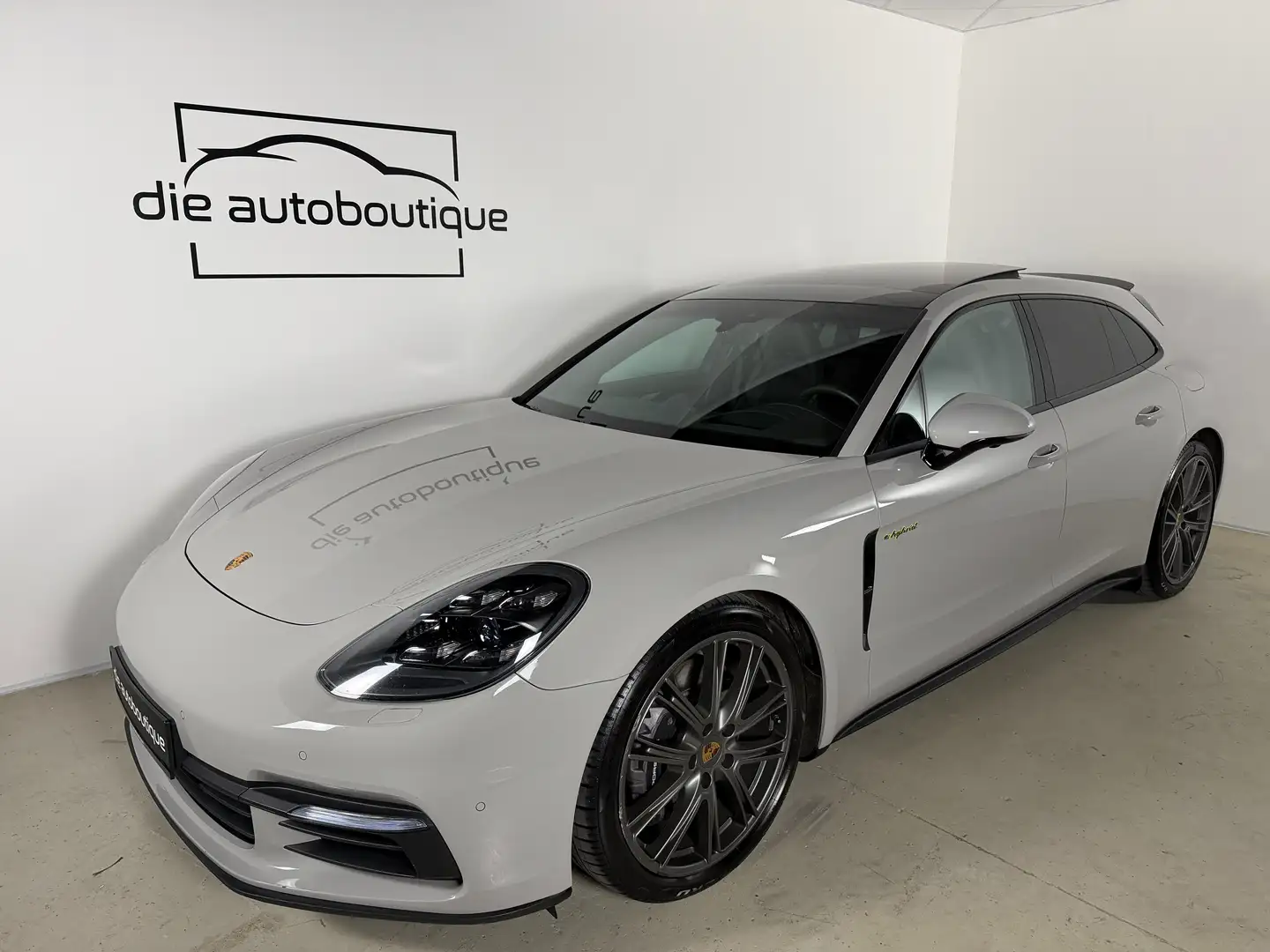 Porsche Panamera 4 E-Hybrid Sport Turismo // APPROVED // Kreide // Grau - 1