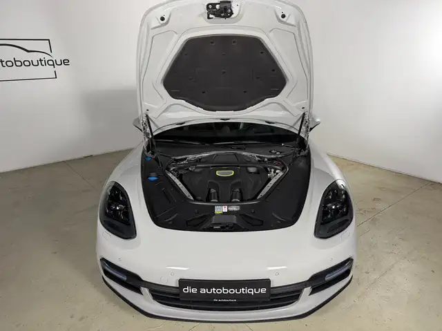 Porsche Panamera 4 E-Hybrid Sport Turismo // APPROVED // Kreide // Ansicht 5