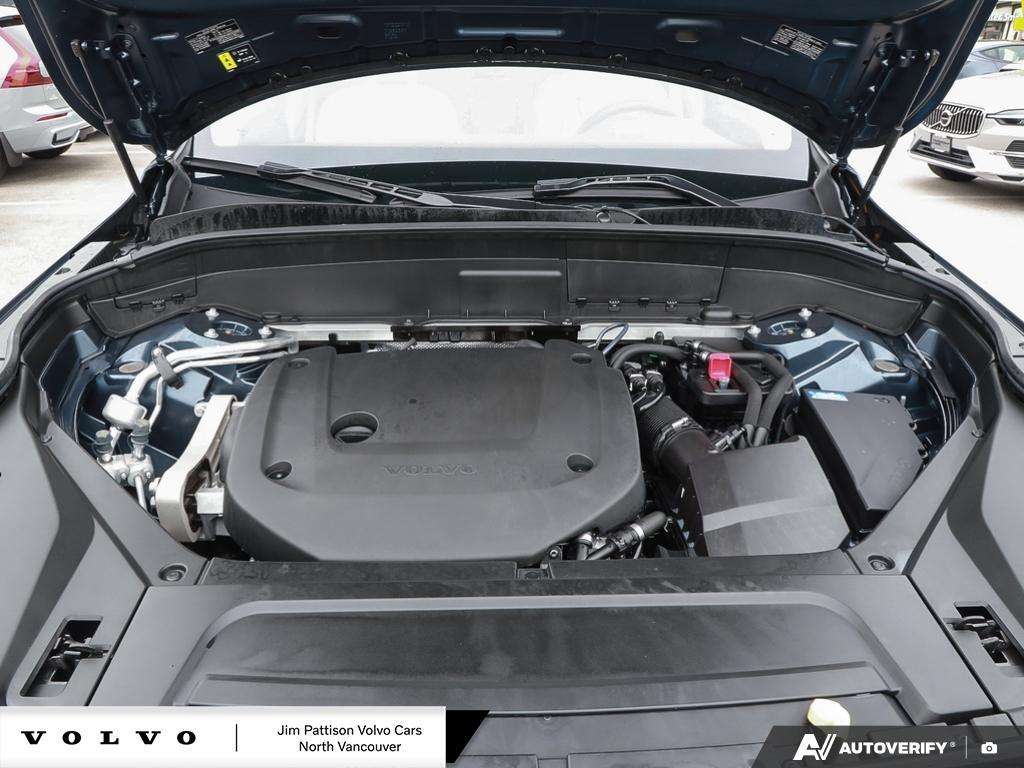 2024 Volvo XC90 B6 AWD Core Bright Theme 7-Seater thumb 8