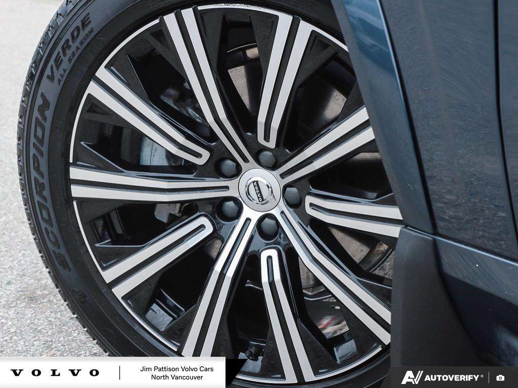 2024 Volvo XC90 B6 AWD Core Bright Theme 7-Seater thumb 6