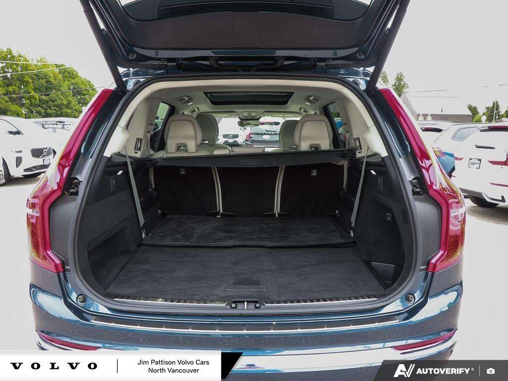 2024 Volvo XC90 B6 AWD Core Bright Theme 7-Seater thumb 11