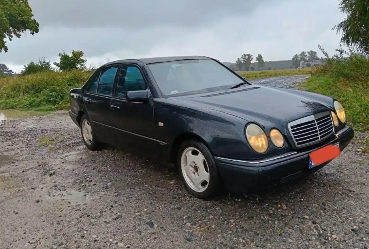 Mercedes-Benz E 220