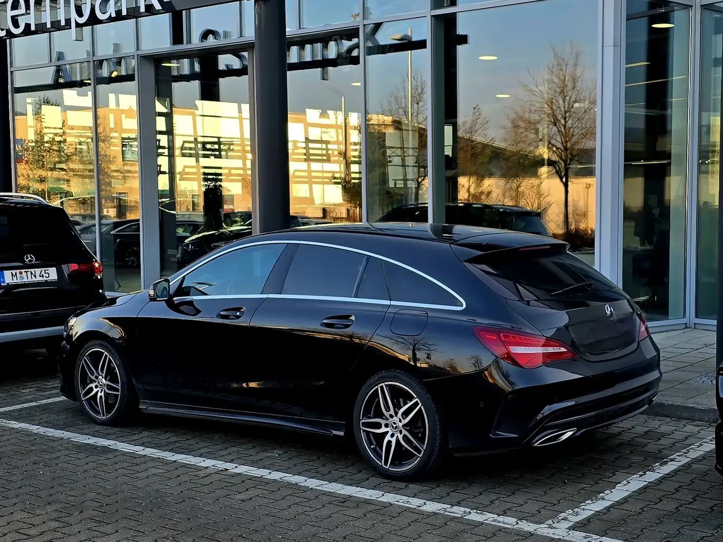 Mercedes-Benz CLA 200 d Shooting Brake Austria Edition Aut. - 1