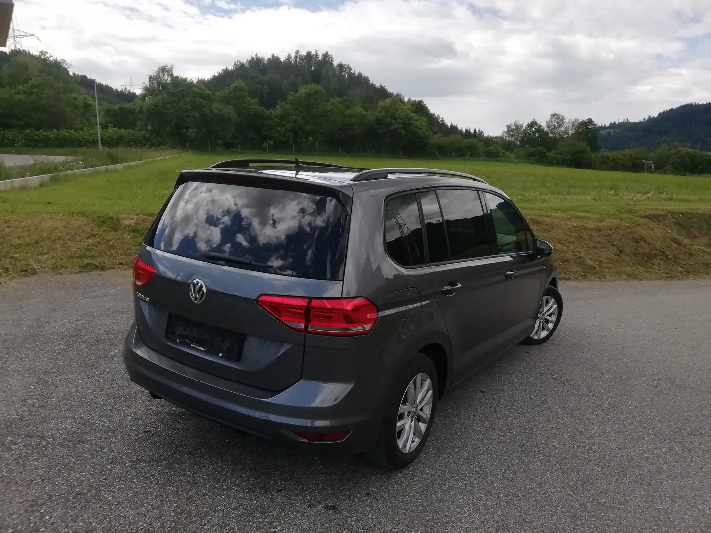 Volkswagen Touran Touran 1,6 SCR TDI Trendline Grau - 2