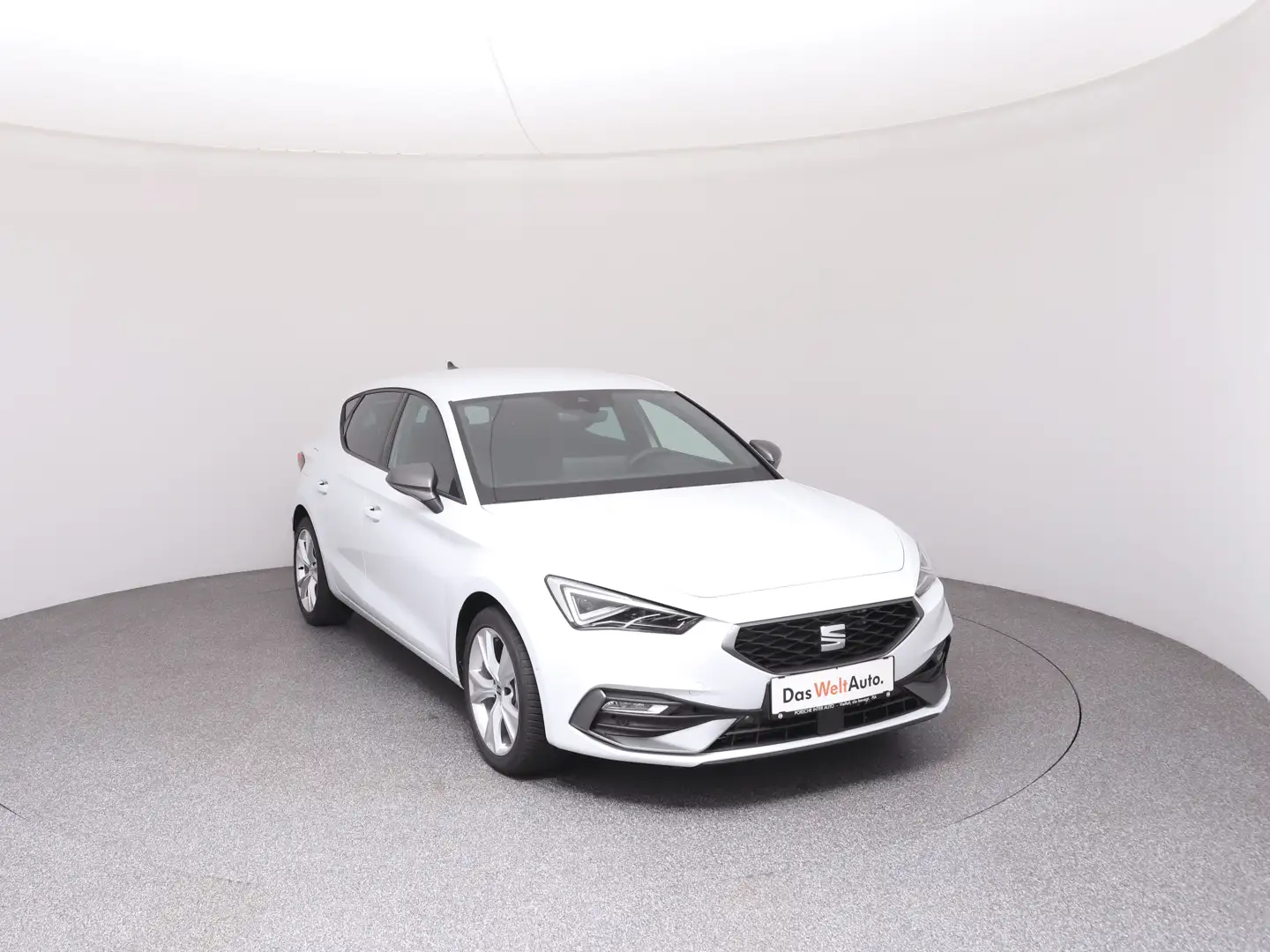 SEAT Leon FR 1.5 eTSI DSG 115 PS Weiß - 2