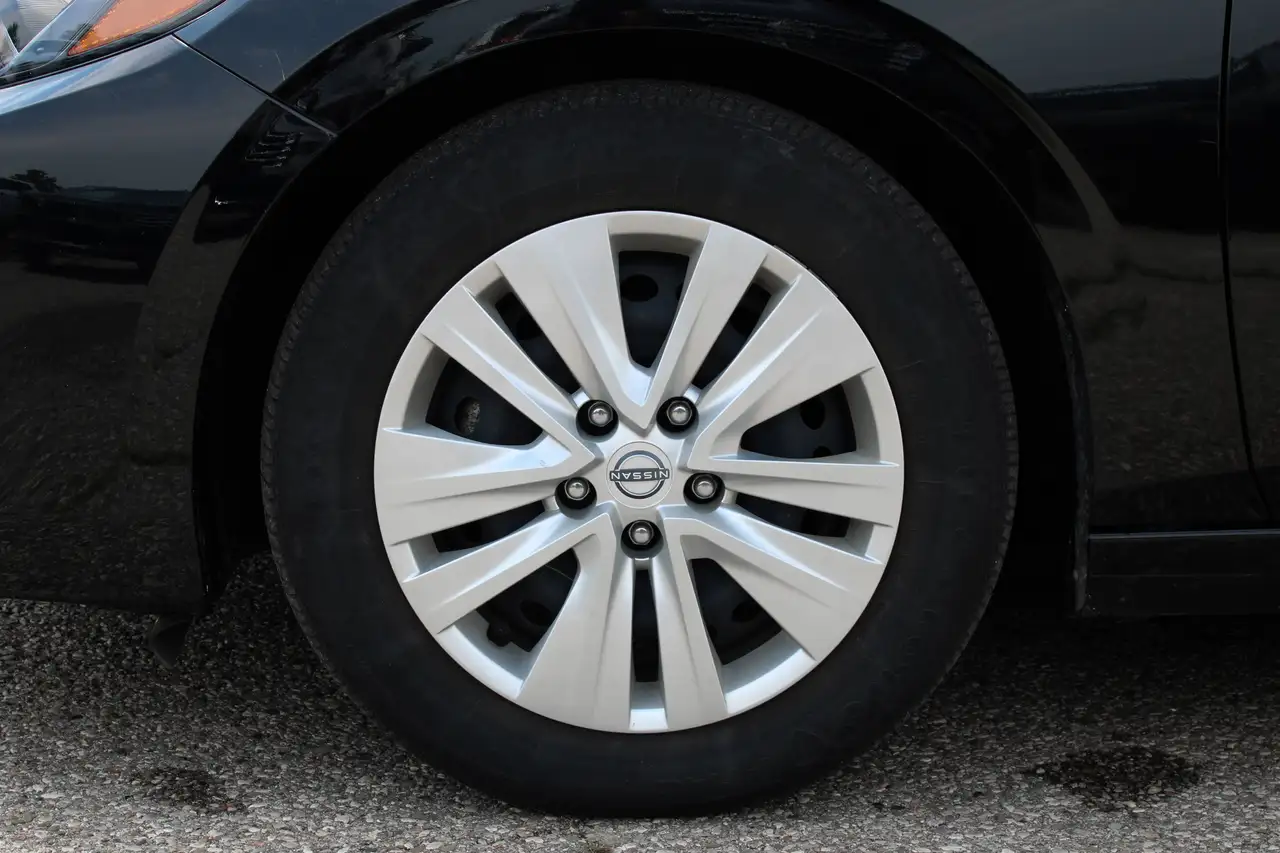 Nissan Sentra fotografie Nissan Sentra