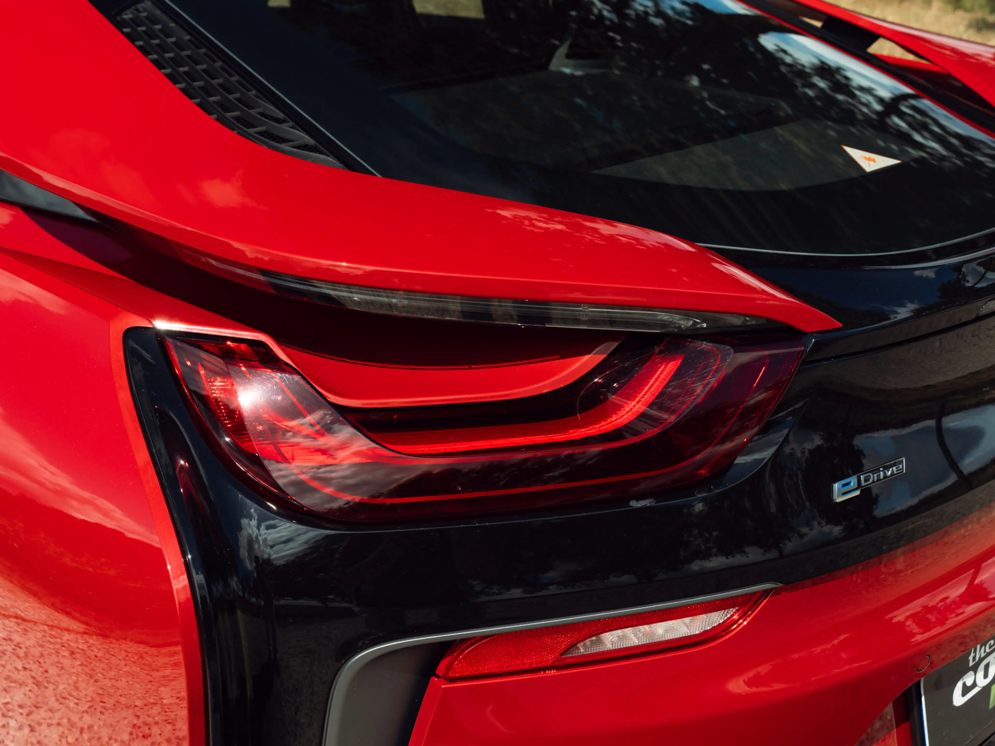 BMW i8 Protonic Red Edition — photo 9