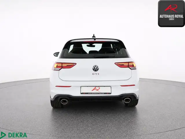 Volkswagen Golf view 4