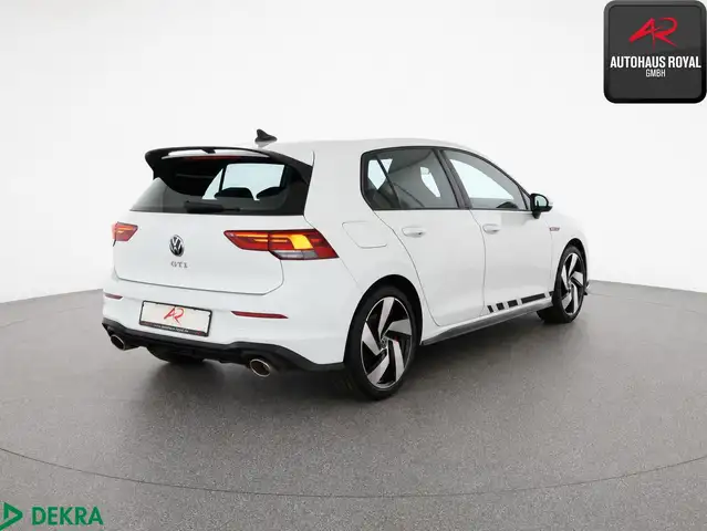Volkswagen Golf view 5