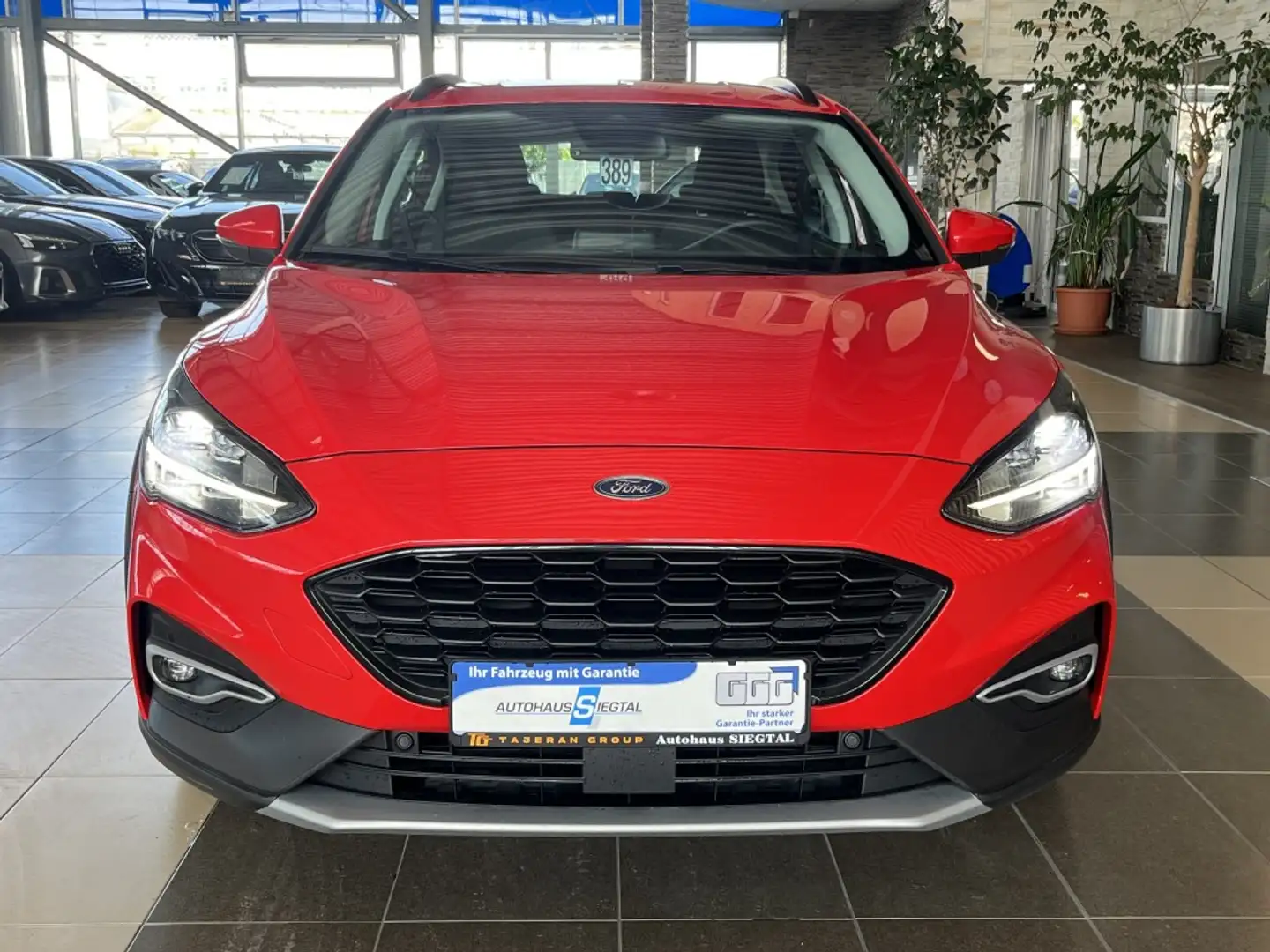 Ford Focus Active LED R.Cam ACC SHZ PDC DAB Navi Rot - 2