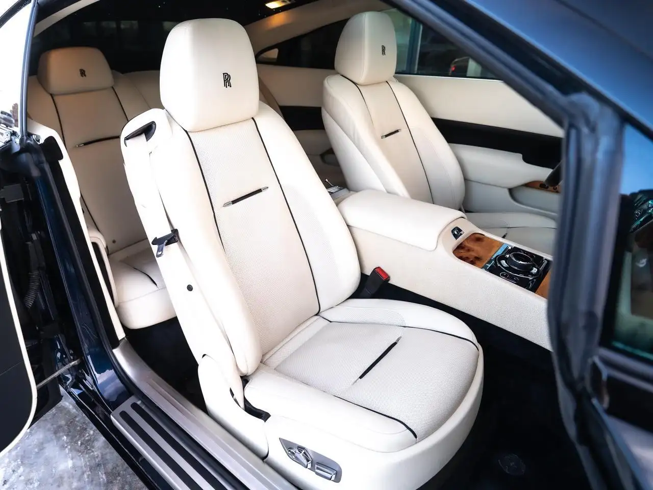 Rolls-Royce Wraith снимка Rolls-Royce Wraith