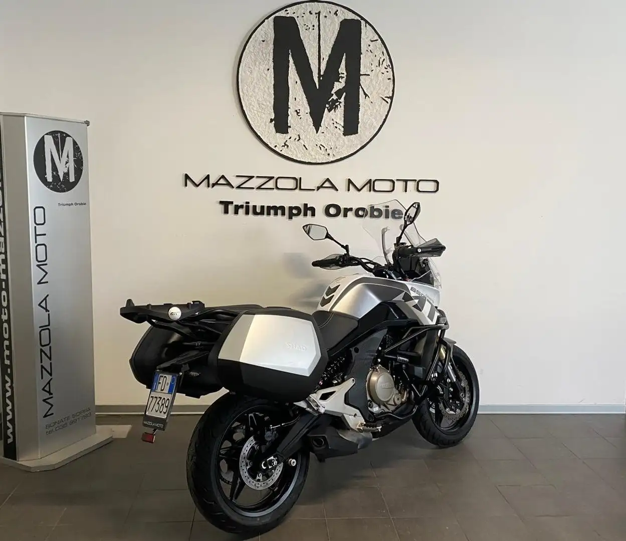 CFMOTO 650 MT Weiß - 2
