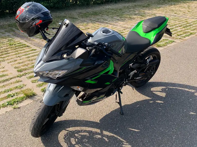 Kawasaki Ninja 400 - foto 2
