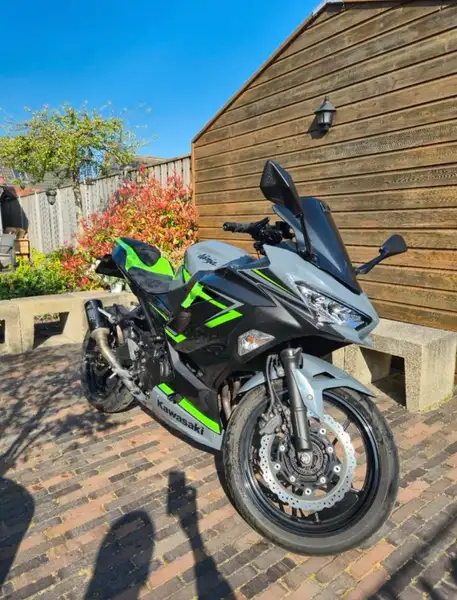Kawasaki Ninja 400 - foto 4