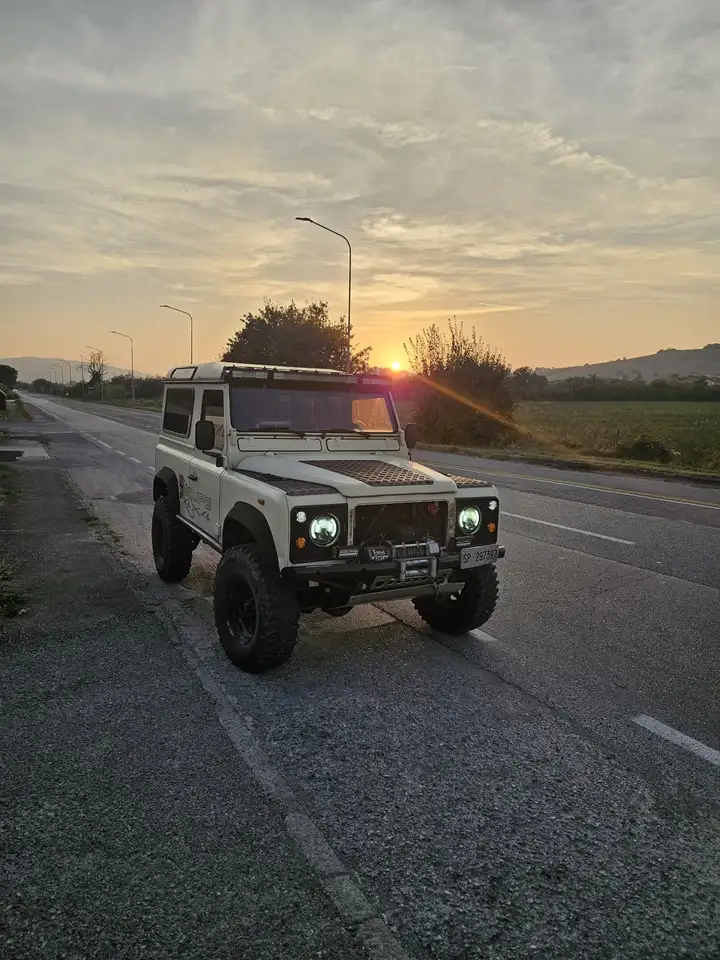 Land Rover Defender 90 2.5 td County SW, foto 4