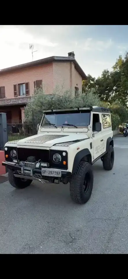Land Rover Defender 90 2.5 td County SW, foto 1