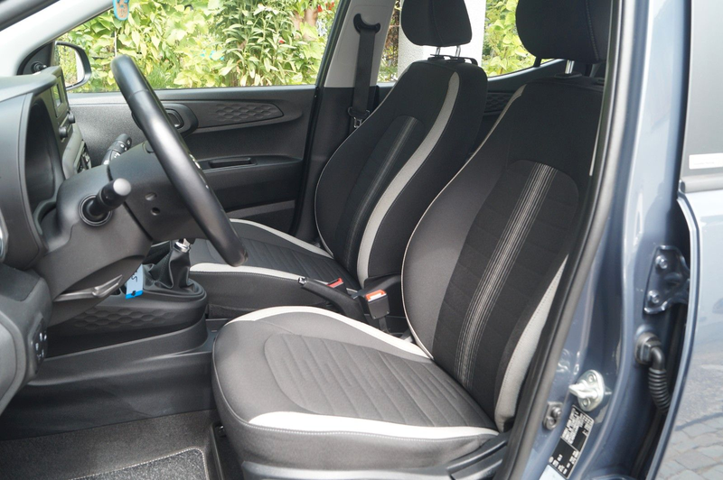 Hyundai i10 Select +Sitzhzg.+Bluetooth+PDC+ — photo 12