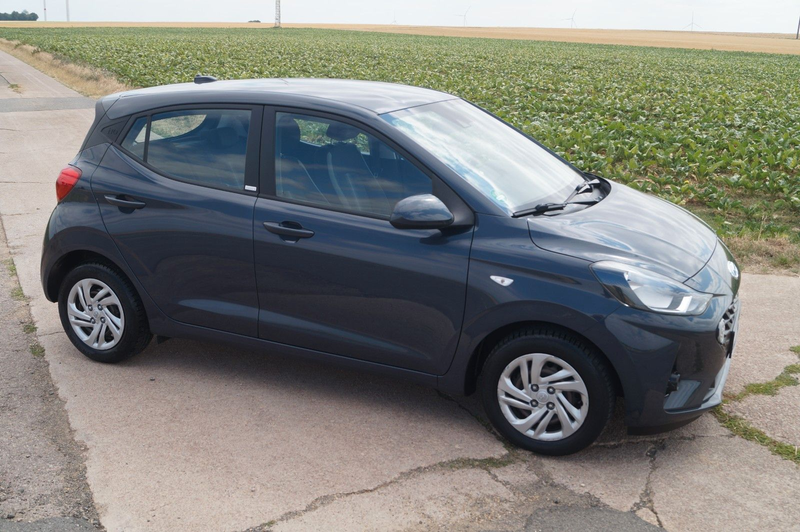 Hyundai i10 Select +Sitzhzg.+Bluetooth+PDC+ — photo 7