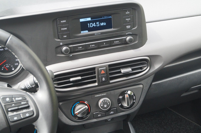 Hyundai i10 Select +Sitzhzg.+Bluetooth+PDC+ — photo 15