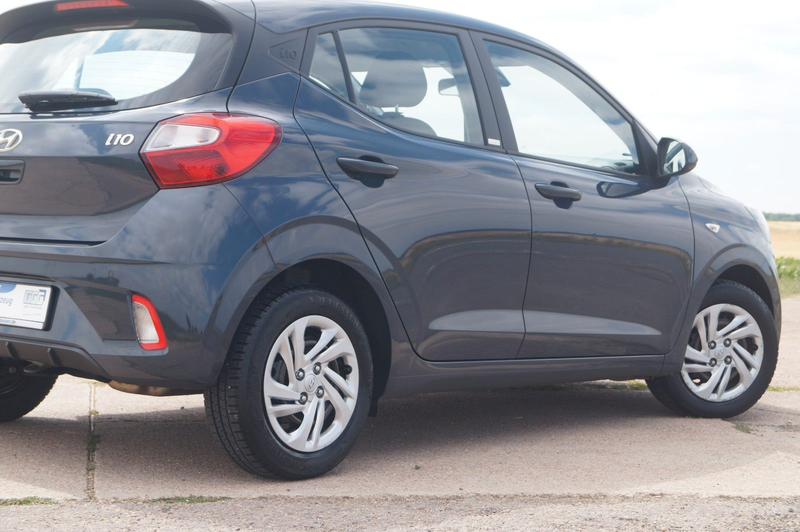 Hyundai i10 Select +Sitzhzg.+Bluetooth+PDC+ — photo 6