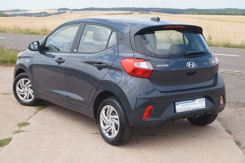 Hyundai i10 Select +Sitzhzg.+Bluetooth+PDC+ — photo 3