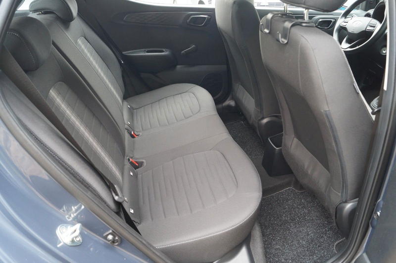 Hyundai i10 Select +Sitzhzg.+Bluetooth+PDC+ — photo 14