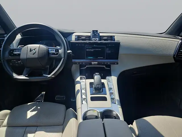 DS Automobiles DS 7 view 10