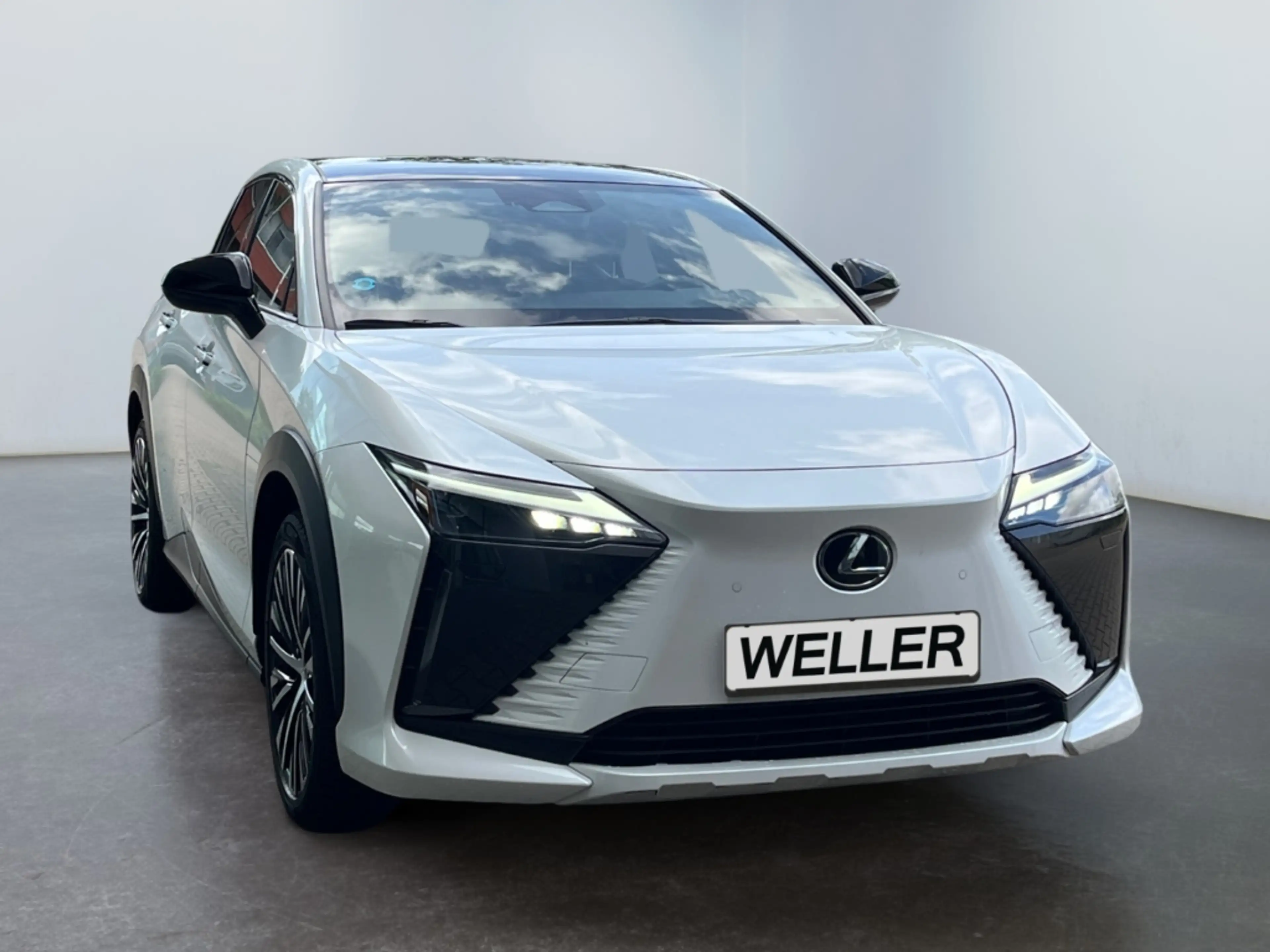 Lexus RZ 450e DIRECT4 *Technologie Paket*HUD*360°*Pano* — photo 3