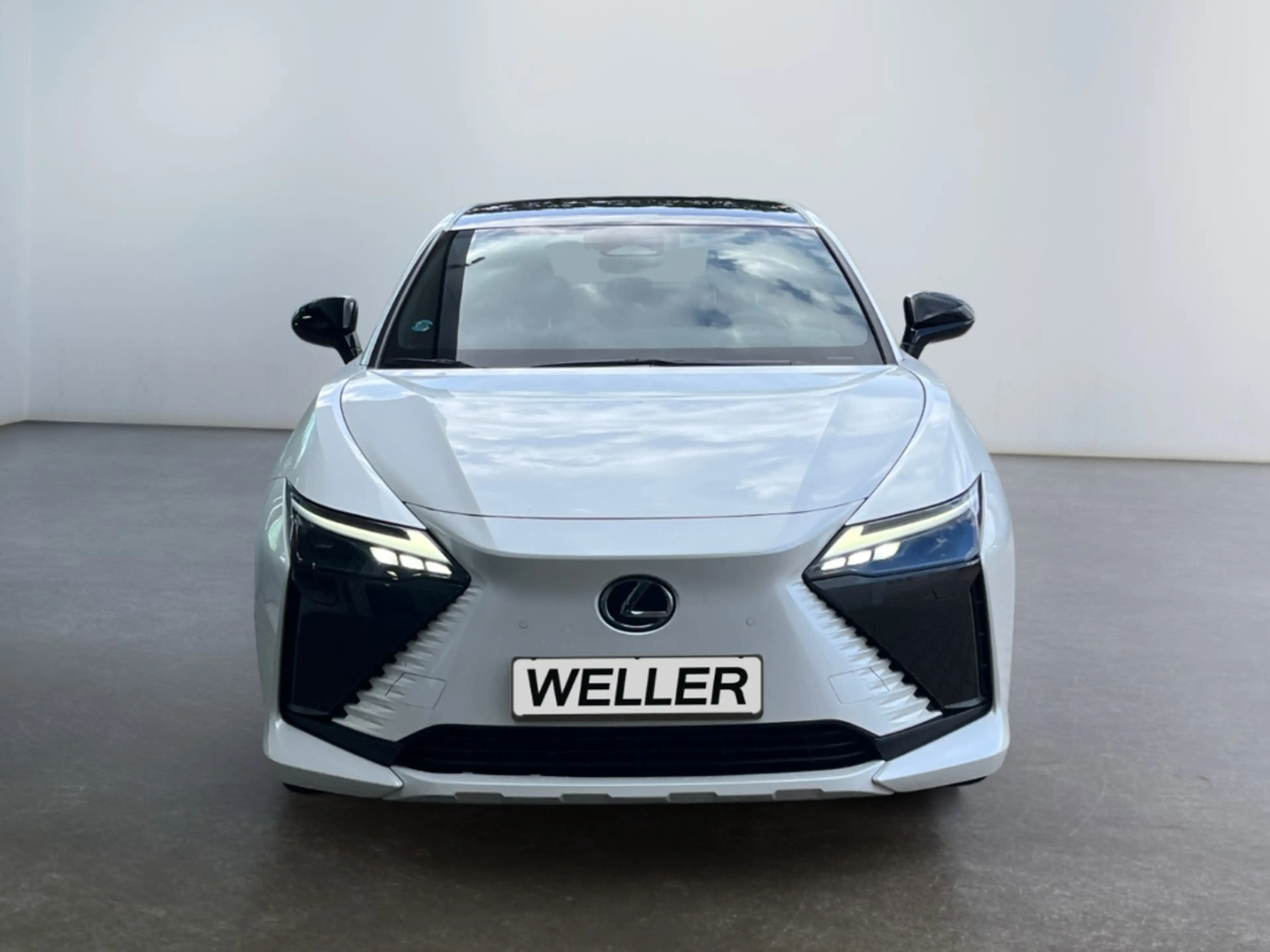 Lexus RZ 450e DIRECT4 *Technologie Paket*HUD*360°*Pano* — photo 2