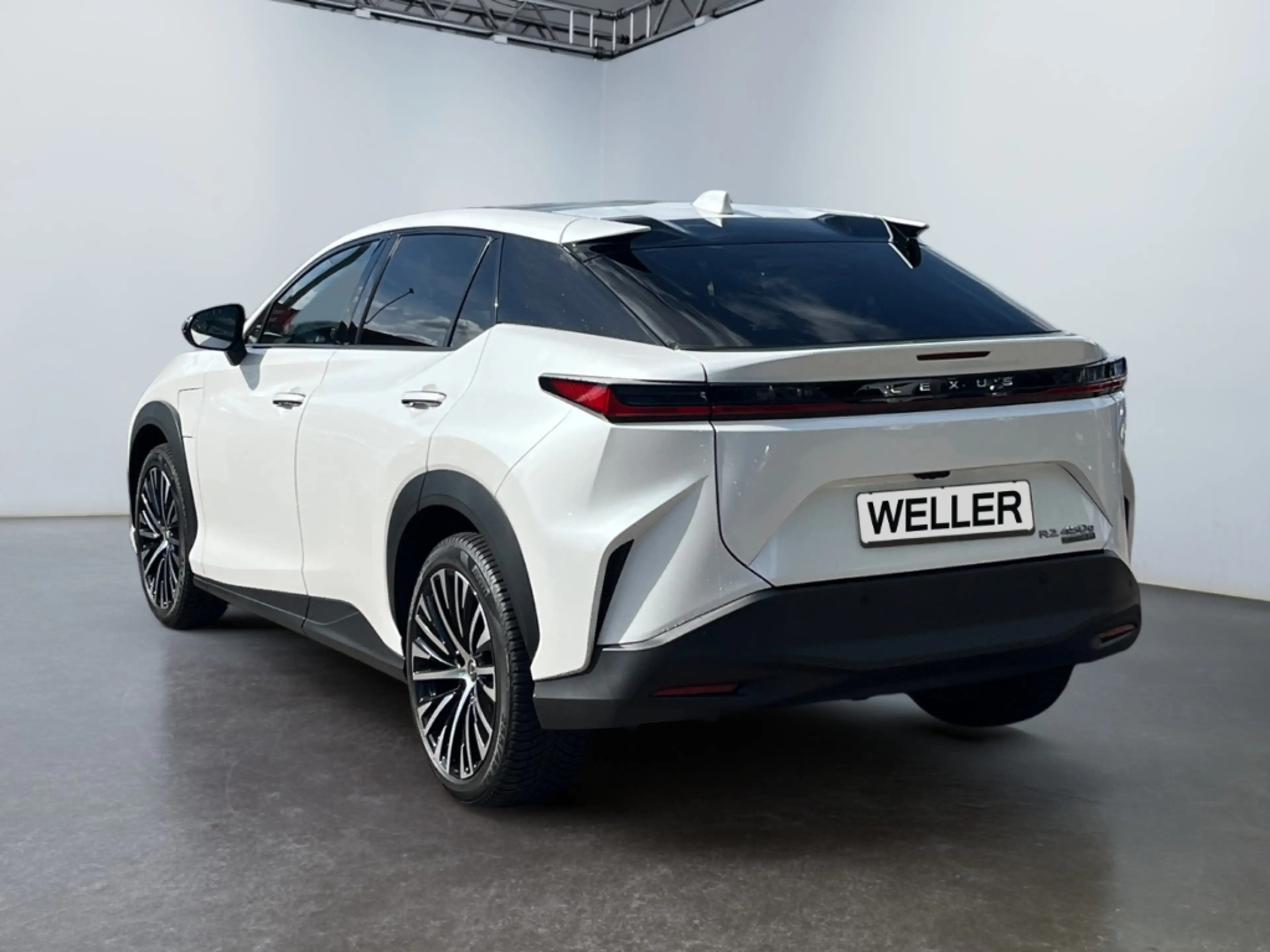 Lexus RZ 450e DIRECT4 *Technologie Paket*HUD*360°*Pano* — photo 7