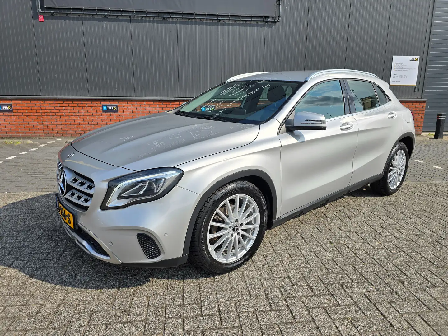 Mercedes-Benz GLA 180 Urban | AUT | Leer | Navi | Camera | Argent - 2