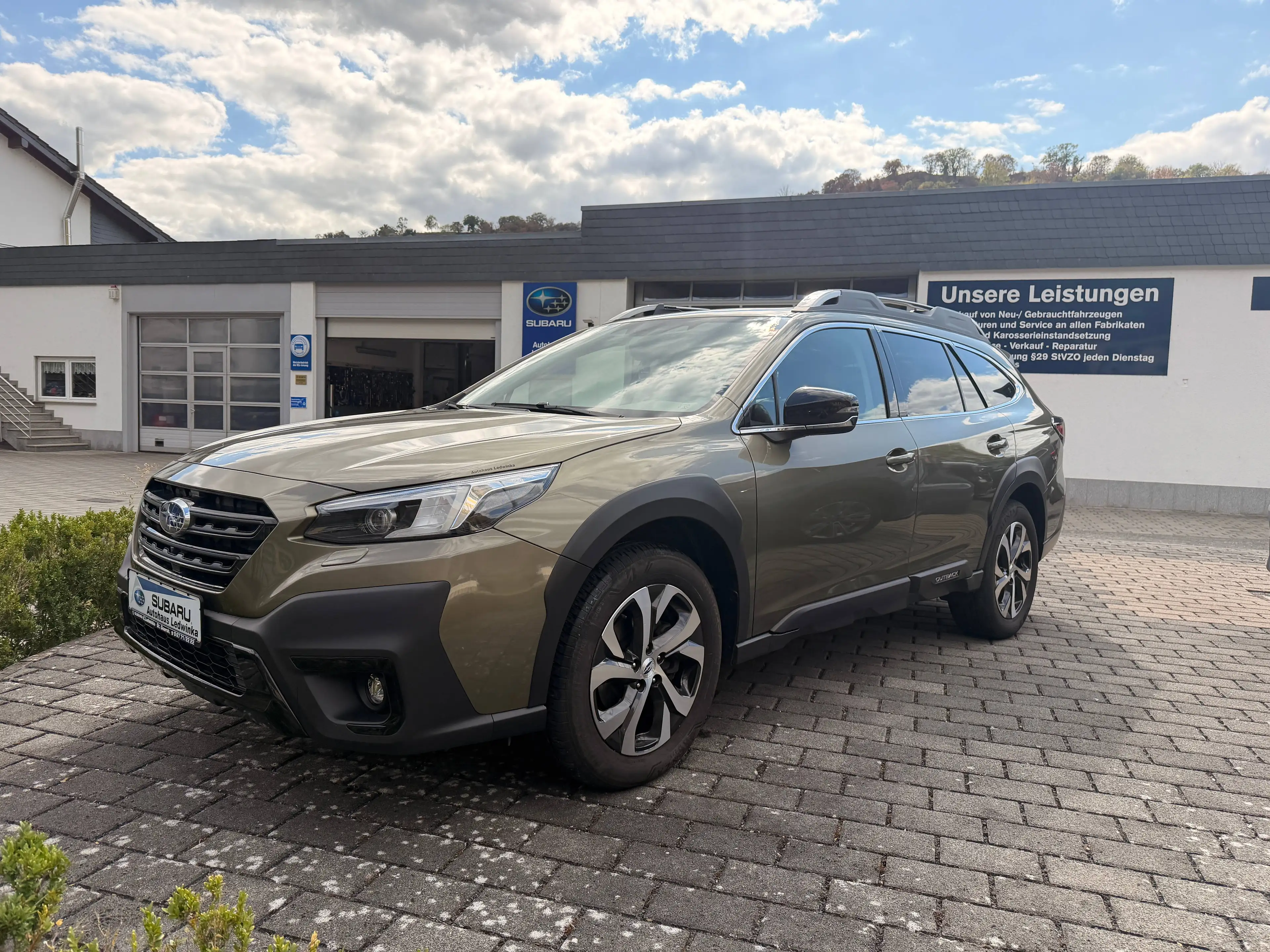Subaru OUTBACK Outback 2.5i Lineartronic Platinum Black Edition — photo 3