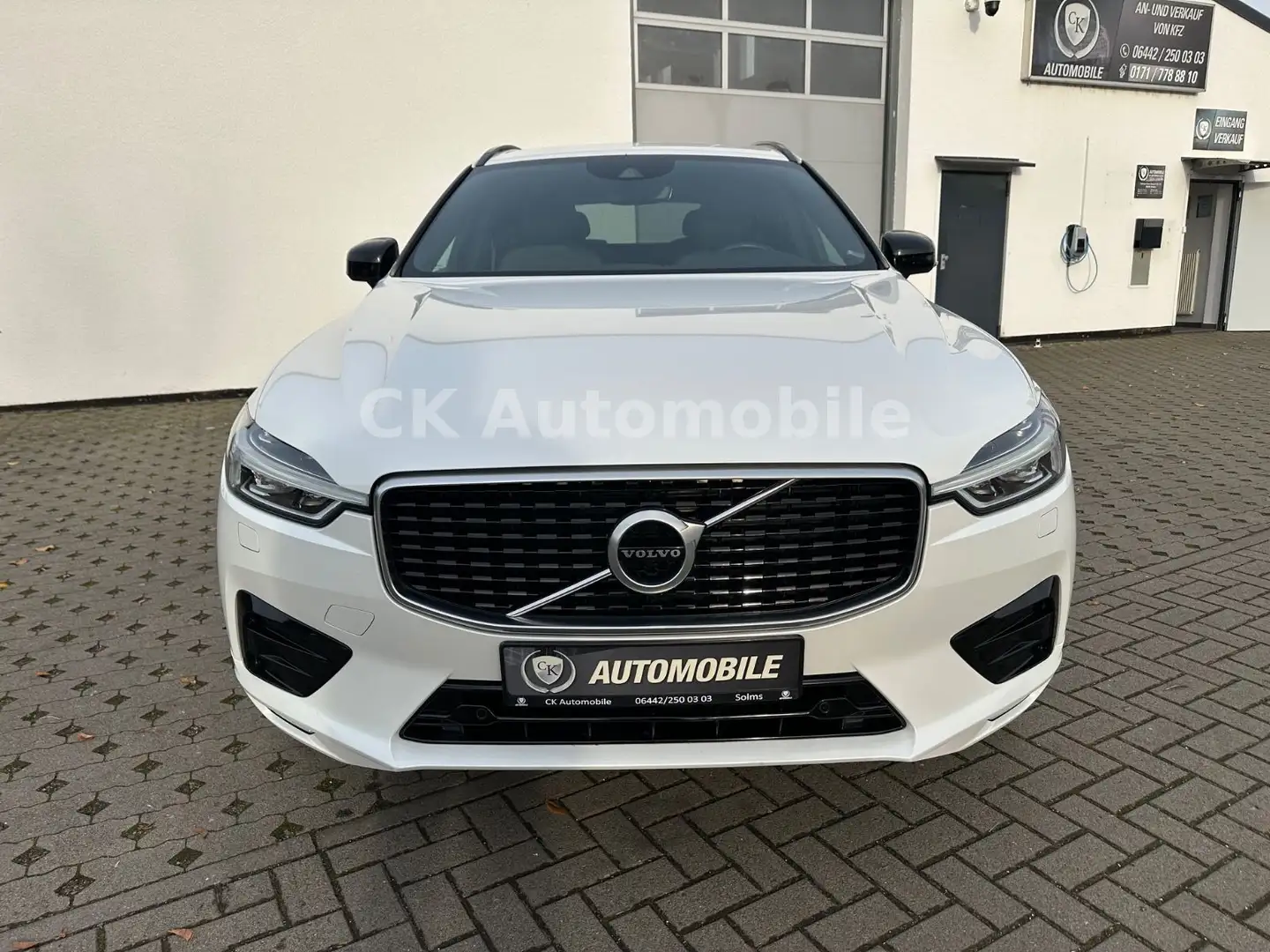 Volvo XC60 D4 R-Design 2WD/BLIS/Navi/LED/ACC/Kamera Weiß - 2