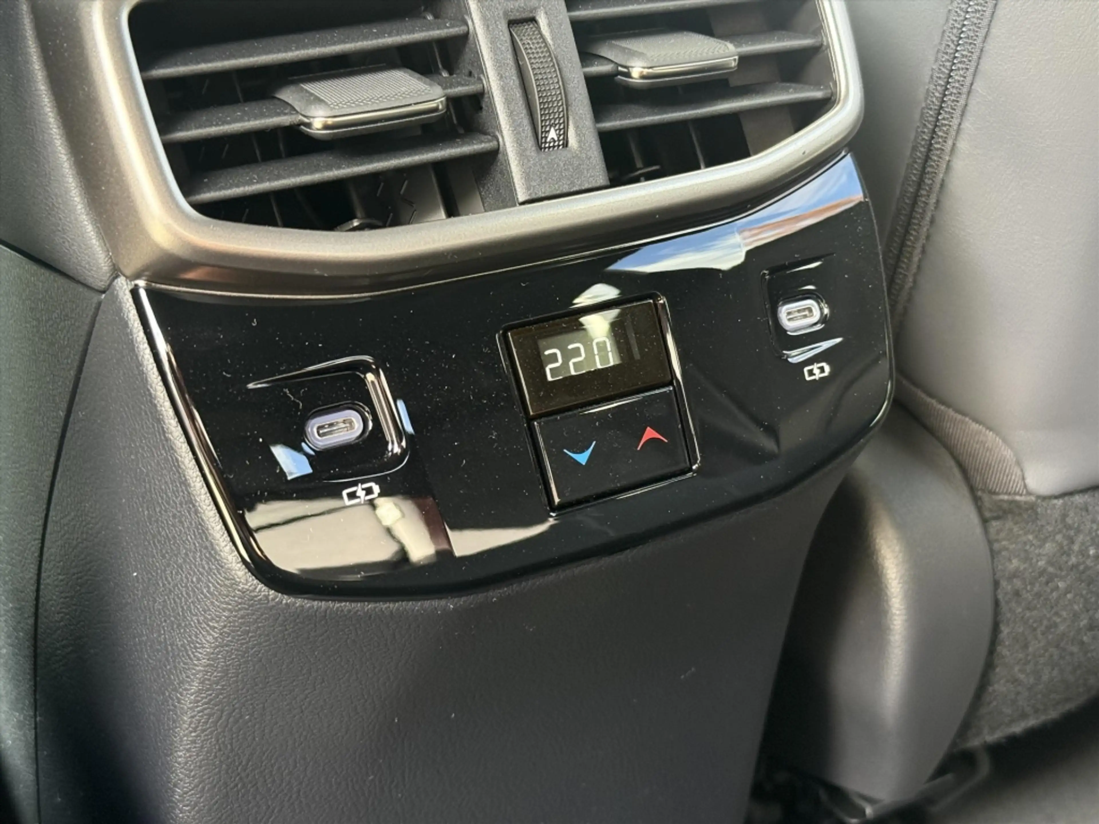 Lexus RX 450h 450h+ Plug-in AWD F Sport Design | Panoramadak, Le — photo 17