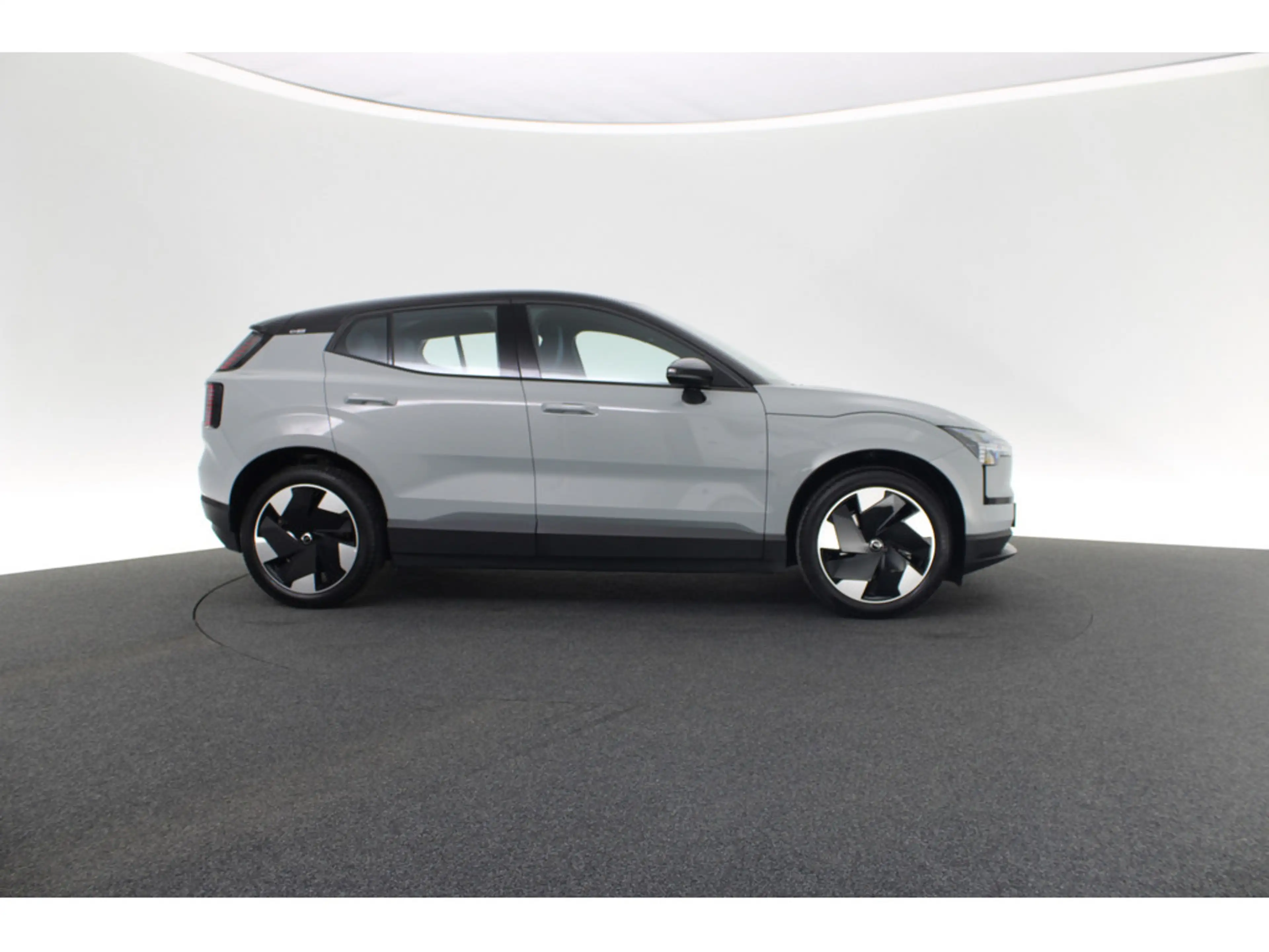 Volvo EX30 Plus 2WD Pure Electric aus 1.Hand ACC — photo 9