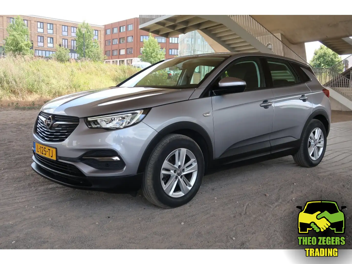 Opel Grandland X 1.2 Turbo Edition Grau - 1