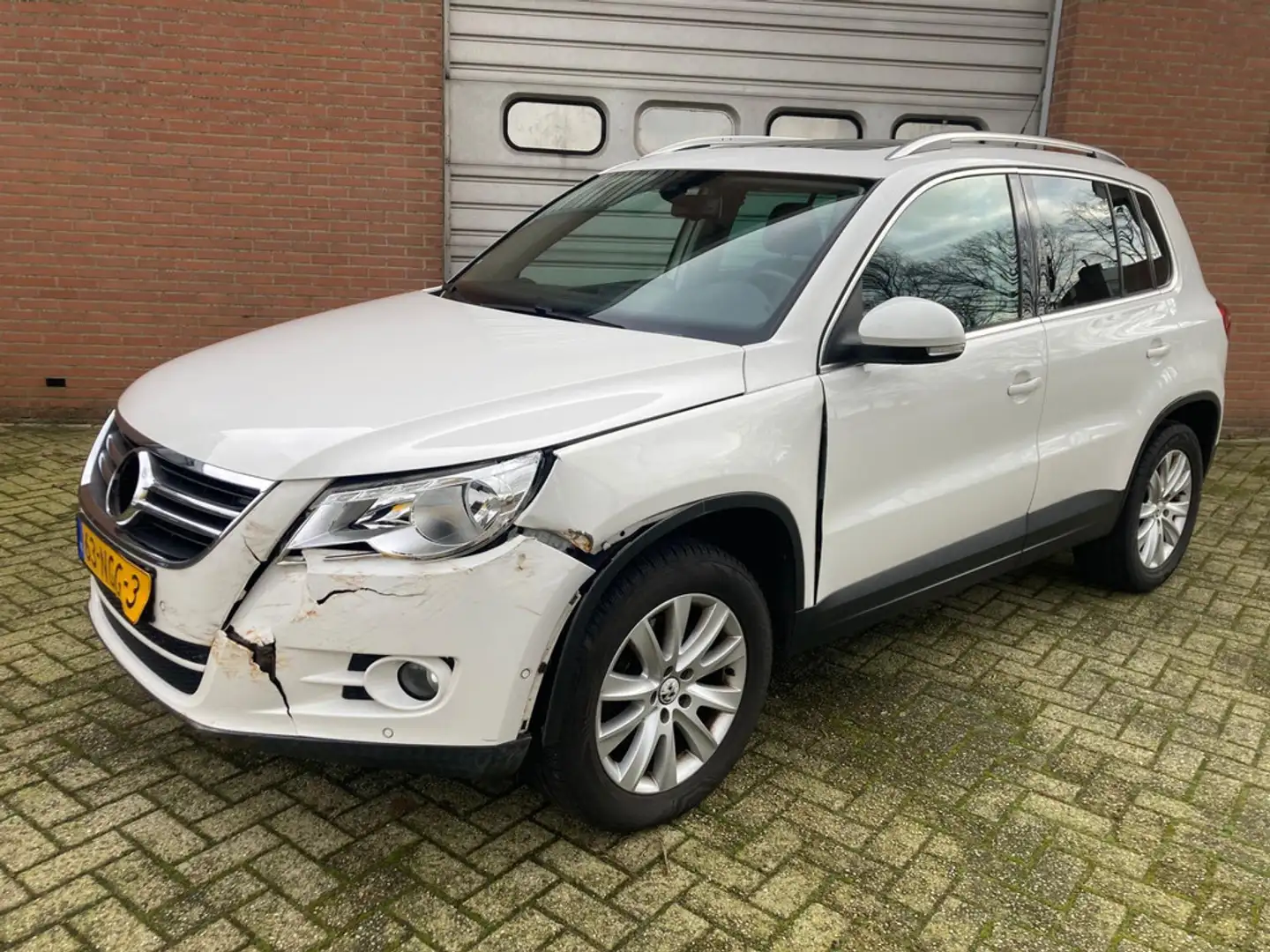 Volkswagen Tiguan 1.4 TSI Sport&Style Wit - 2