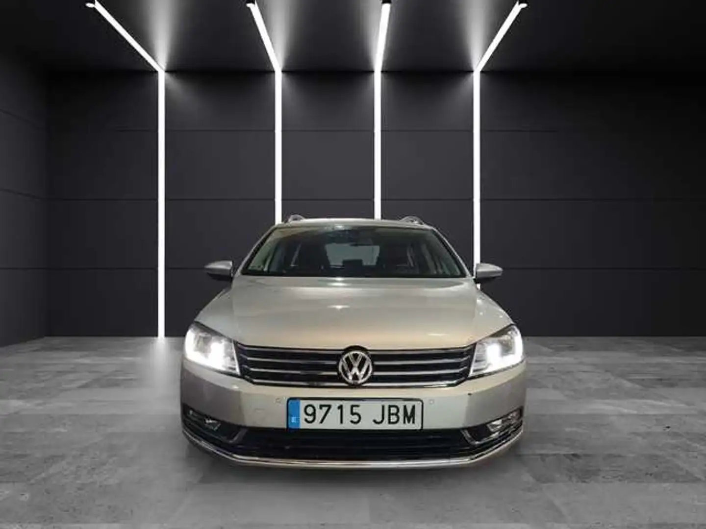Volkswagen Passat Variant 2.0TDI Exclusive BMT Plateado - 2