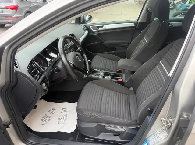 Volkswagen Golf view 12