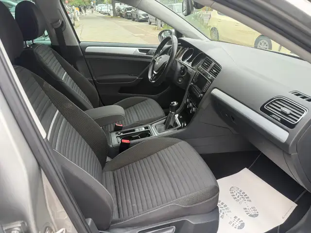 Volkswagen Golf view 13