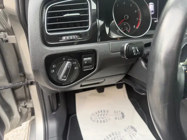 Volkswagen Golf view 16